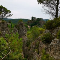 Photo de France - Le Cirque de Mourèze et le Lac du Salagou